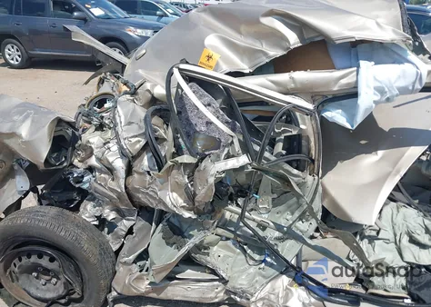 2010 Toyota Corolla Le z USA, uszkodzony, nr VIN 2T1BU4EE4AC531525